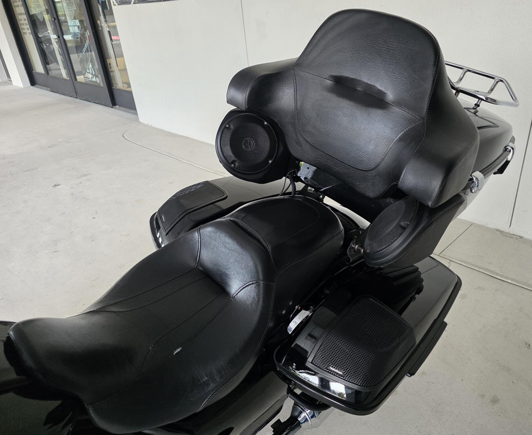 2018 Harley-Davidson® Street Glide® Special Vivid Black with Tour Pak!, photo 12