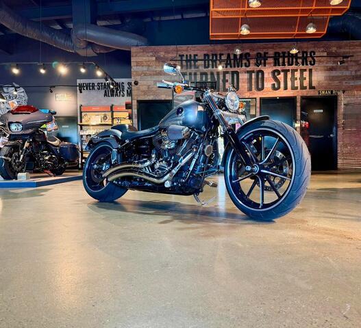 Harley-Davidson® Breakout® 2015 FXSB