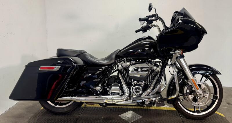 FLTRXS 2017 Road Glide® Special