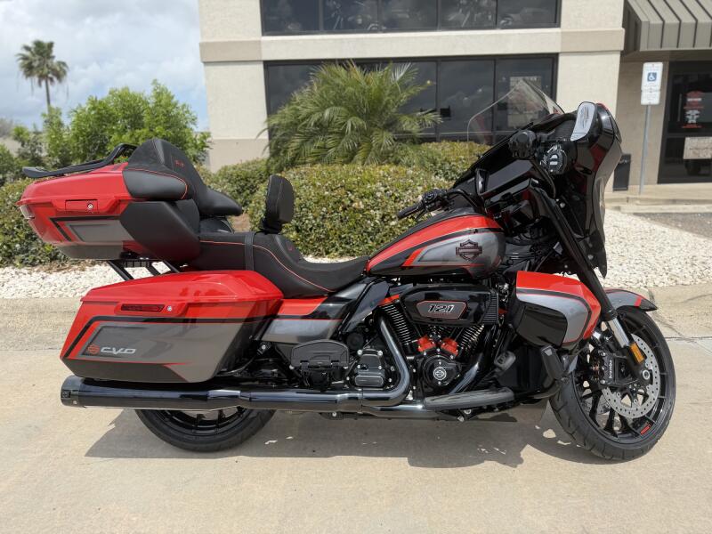 2026 Harley-Davidson® CVO Street Glide Limited Citrus Heat CVO Tri-Tone