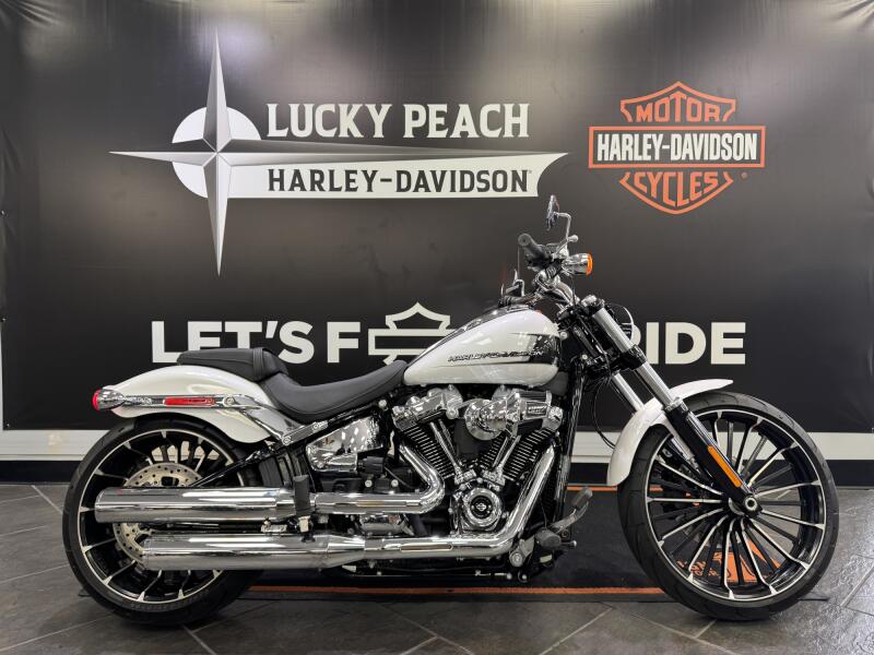 2024 Harley-Davidson® Breakout® 117 White Onyx Pearl