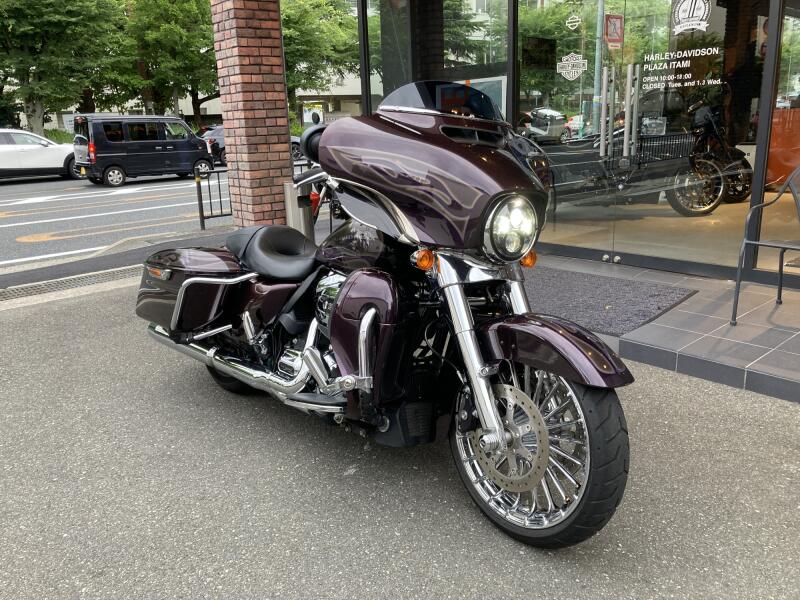 2017年モデル FLHXS Street Glide Special