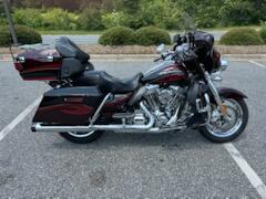 2013 Harley-Davidson® CVO™ Ultra Classic® Electra Glide® MAROON/B DIAMND W/ PINSTRIP