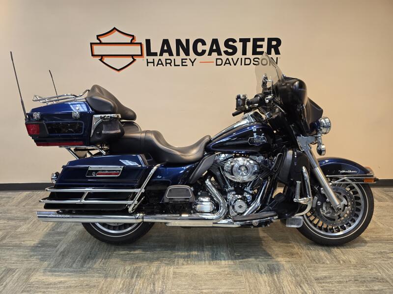 2012 Harley-Davidson® Ultra Classic™ Electra Glide® Big Blue Pearl FLHTCU