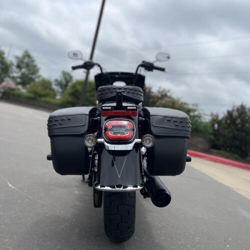 2026 Harley-Davidson® FLHC  Heritage Classic Vivid Black Black  thumb 1