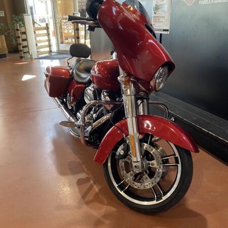 2019 Harley-Davidson® Street Glide® WICKED RED thumb 2