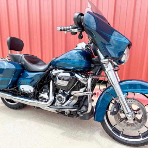 2020 Harley-Davidson® Street Glide® FLHX thumb 2