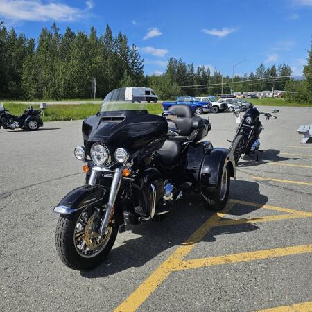 2023 Harley-Davidson® Tri Glide® Ultra  thumb 1