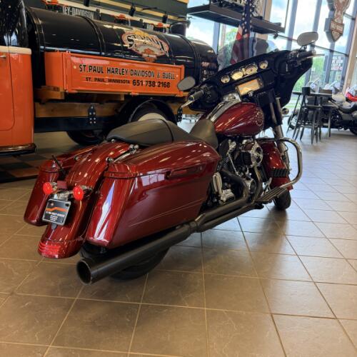 2017 Harley-Davidson Street Glide Special FLHXS thumb 2