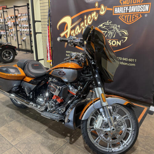 2026 Harley-Davidson® CVO Street Glide TORCHED ORANGE W/ PINSTRIPE thumb 3