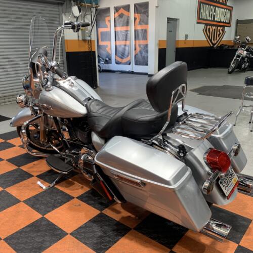 2014 Harley-Davidson Road King FLHR thumb 1