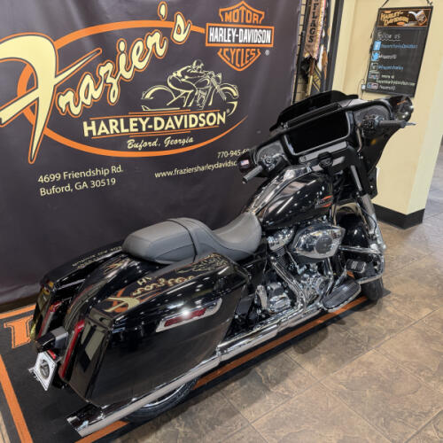 2026 Harley-Davidson® Street Glide® Vivid Black thumb 2