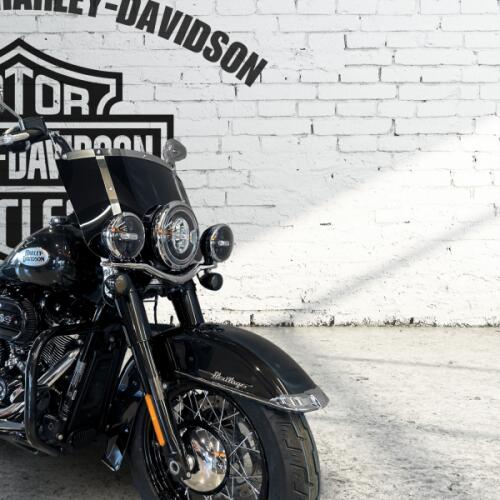 2021 Harley-Davidson® Heritage Classic 114 Black Jack Metallic thumb 2