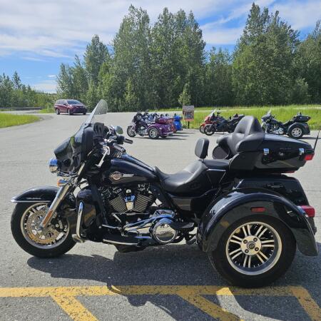2023 Harley-Davidson® Tri Glide® Ultra  thumb 0
