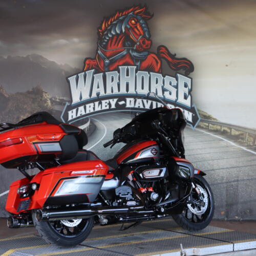 2026 Harley-Davidson® CVO Street Glide Limited Citrus Heat CVO Tri-Tone thumb 3