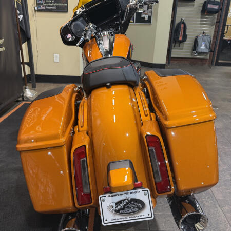 2026 Harley-Davidson® CVO Street Glide TORCHED ORANGE W/ PINSTRIPE thumb 0