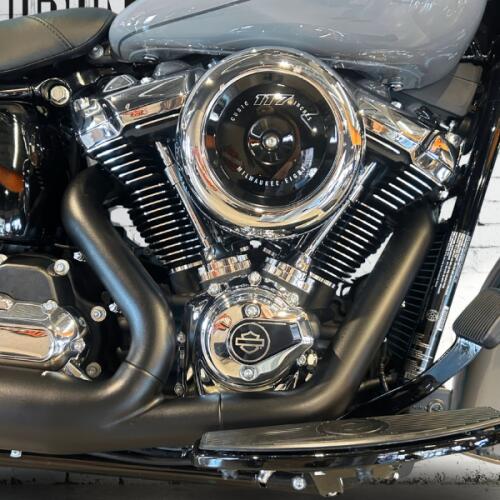 2026 Harley-Davidson® Heritage Classic Dark Billiard Gray Black Cast Wheels thumb 1