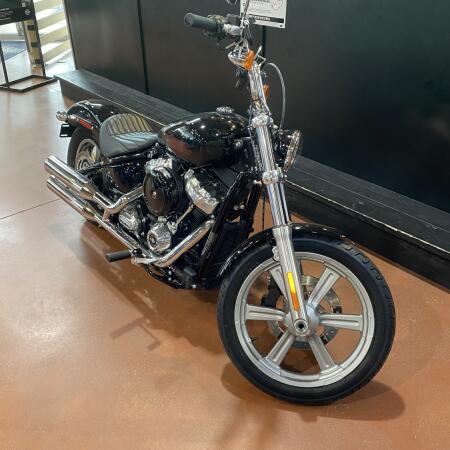 2024 Harley-Davidson® Softail® Standard FXST thumb 3
