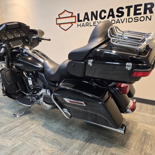2016 Harley-Davidson® Electra Glide® Ultra Classic® Custom Color Cosmic Blue Pearl FLHTCU thumb 0