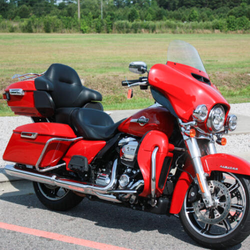 2023 Harley-Davidson® Ultra Limited FLHTK thumb 2