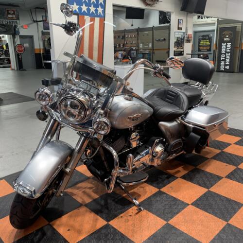 2014 Harley-Davidson Road King FLHR thumb 0