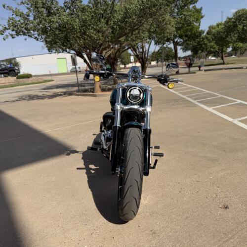 2026 Harley-Davidson® Breakout® Teal Thunder Chrome Trim thumb 2