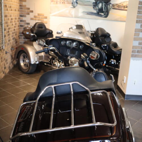 2014 Electra Glide® Ultra Classic® (FLHTCU) thumb 2