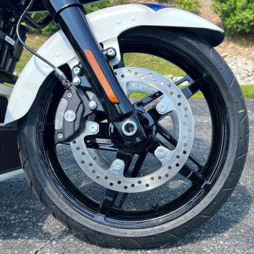2026 Harley-Davidson® Road Glide® FLTRX thumb 2