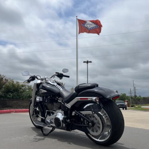 2026 Harley-Davidson® Fat Boy® FLFB Vivid Black Chrome Trim thumb 0