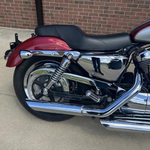 2004 Harley-Davidson 1200 Custom Sportster XL1200C thumb 1