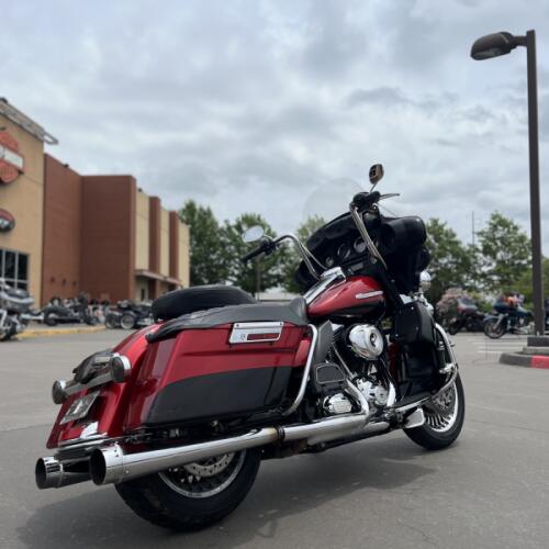 2012 Harley-Davidson® FLHTK Electra Glide® Ultra Limited EMBR RED/MERLOT 693268 thumb 2