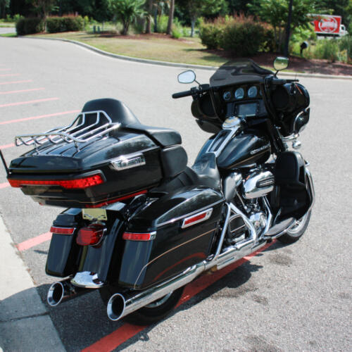 2017 Harley-Davidson® FLHTK Ultra Limited thumb 2