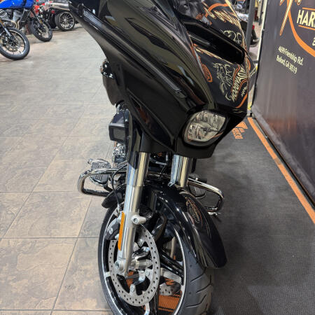 2026 Harley-Davidson® Street Glide® Vivid Black thumb 1