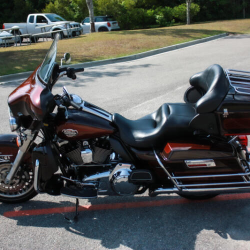 2011 Harley-Davidson® FLHTCU Electra Glide® Ultra Classic® thumb 0