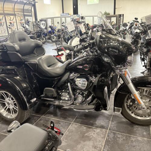 2024 Tri-Glide 114 thumb 1