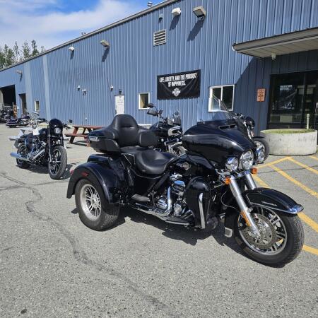 2023 Harley-Davidson® Tri Glide® Ultra  thumb 3