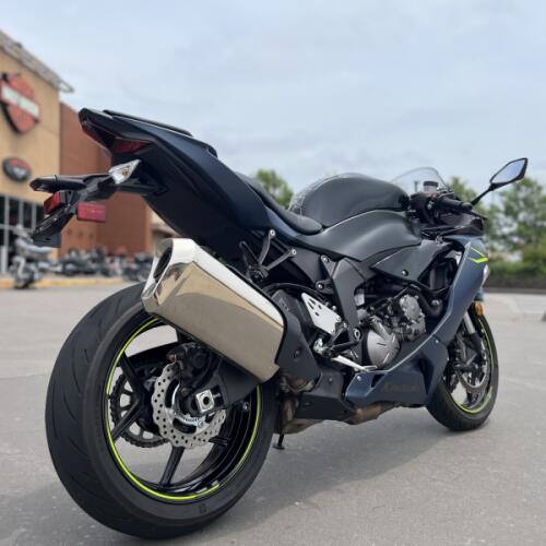 2022 Kawasaki Ninja® ZX™-6R ZX636GLF ABS Metallic Matte Graphenesteel Diablo Black 012394 thumb 2