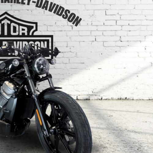 2023 Harley-Davidson® Nightster™ Vivid Black thumb 2