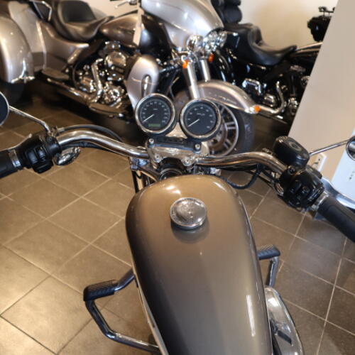 2004 1200 Roadster (XL1200R) thumb 1