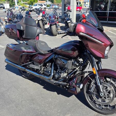 2024 Harley-Davidson® CVO™ Street Glide® thumb 0