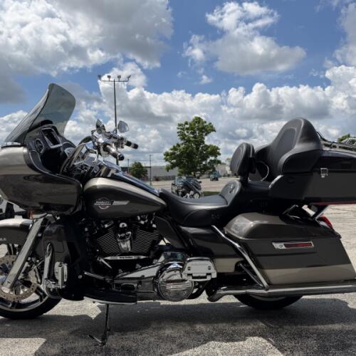 FLTRK 2023 Road Glide® Limited thumb 0