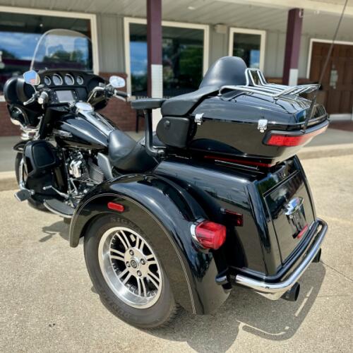 FLHTCUTG 2017 Tri Glide® Ultra thumb 2