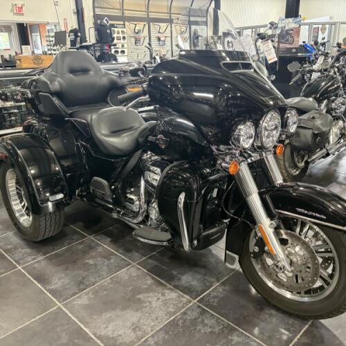 2024 Tri-Glide 114 thumb 2