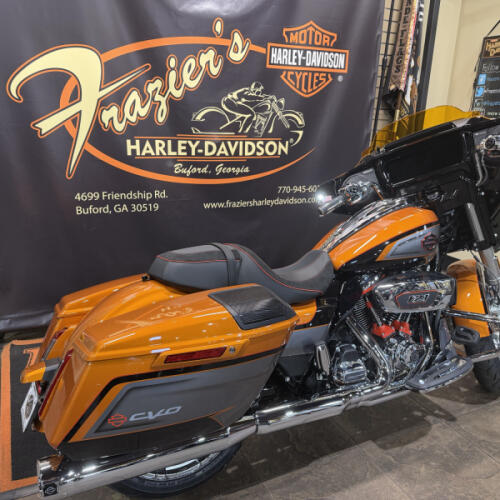 2026 Harley-Davidson® CVO Street Glide TORCHED ORANGE W/ PINSTRIPE thumb 2