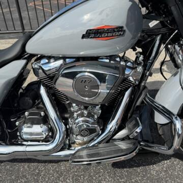 2026 Harley-Davidson® Street Glide® FLHX thumb 3