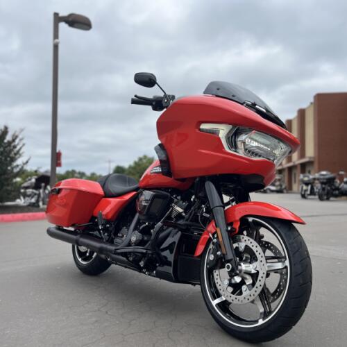 2026 Harley-Davidson® Road Glide® Blood Orange thumb 3