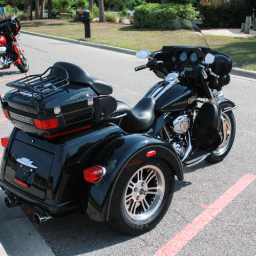 2013 Harley-Davidson® FLHTCUTG Tri Glide™ Ultra Classic® thumb 2
