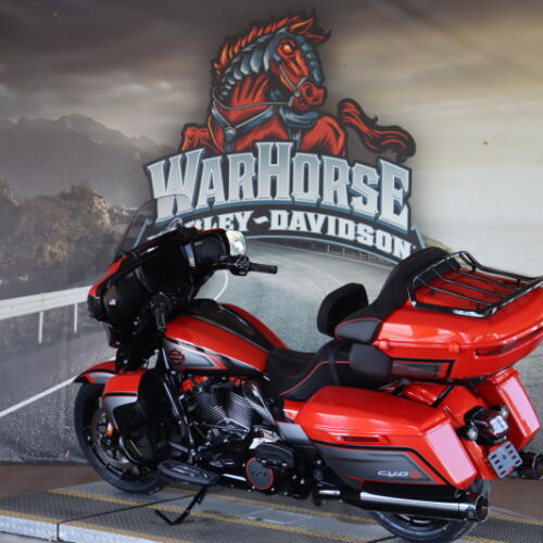 2026 Harley-Davidson® CVO Street Glide Limited Citrus Heat CVO Tri-Tone thumb 1