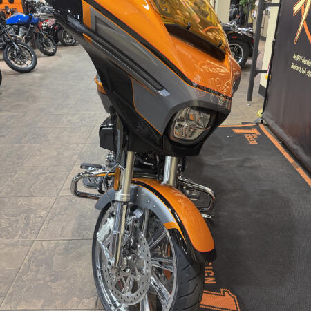 2026 Harley-Davidson® CVO Street Glide TORCHED ORANGE W/ PINSTRIPE thumb 1