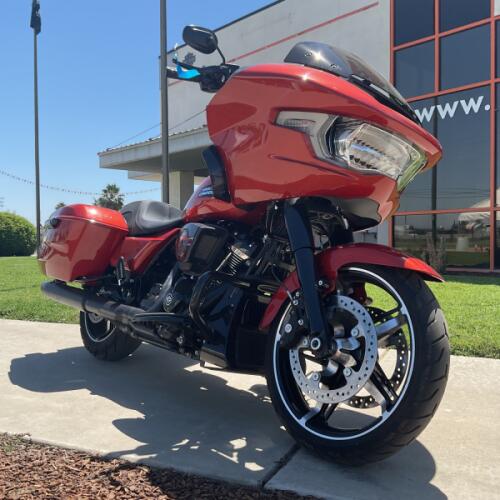 FLTRX 2024 Road Glide® thumb 2